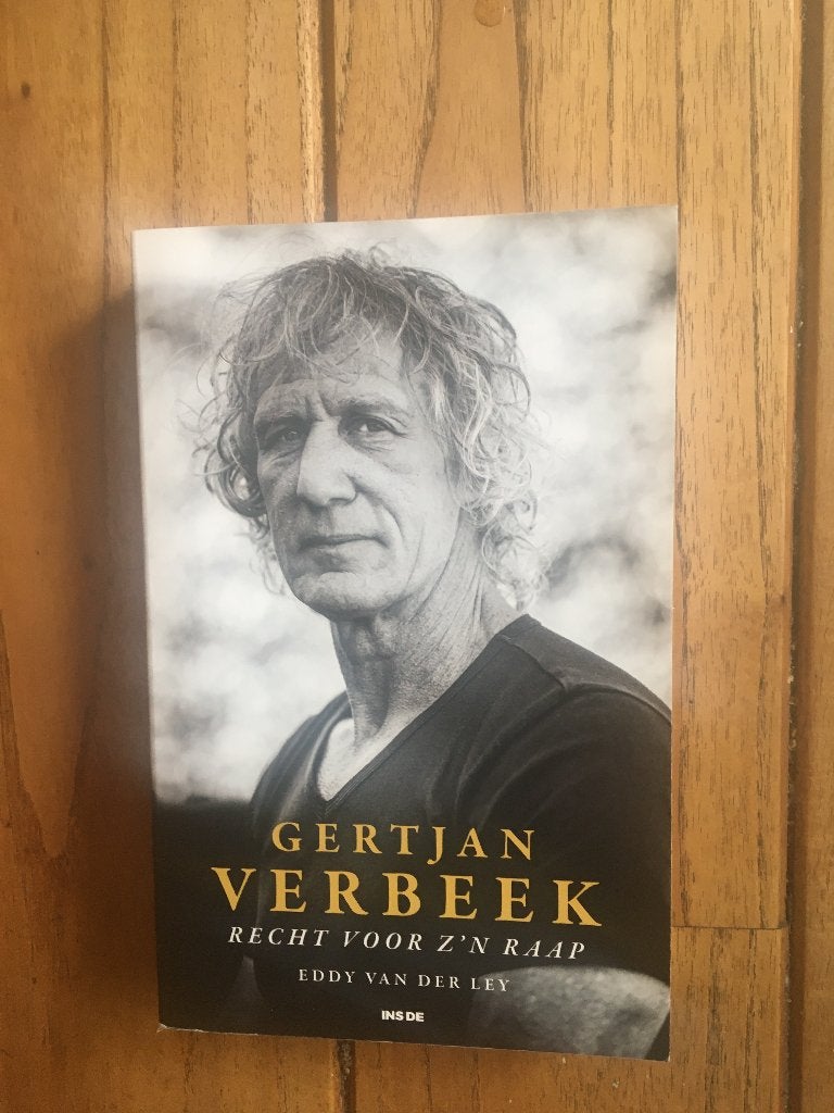 oetbalboek- Gertjan Verbeek - Recht voor z n raap, Ophalen of Verzenden, Zo goed als nieuw, Balsport