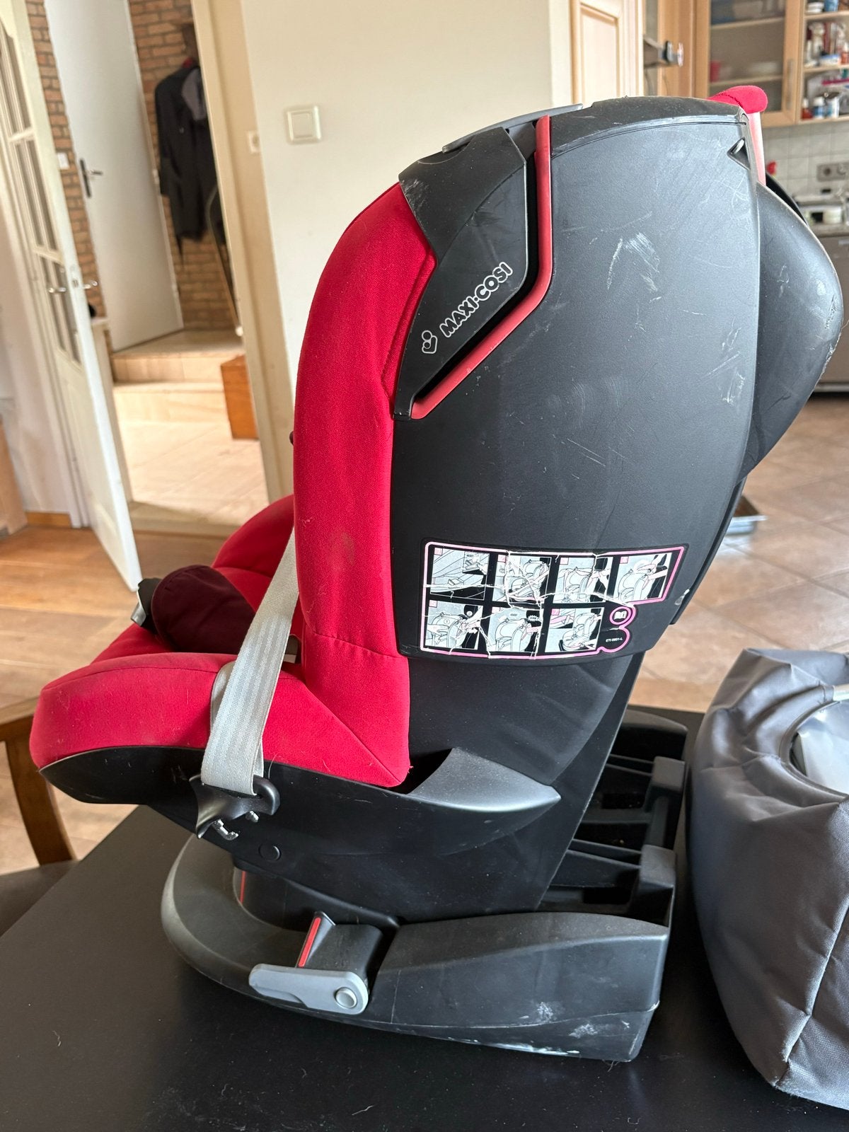 Maxi-Cosi Tobi autostoel - Rood, Ophalen, 9 t/m 18 kg, Zijbescherming, Maxi-Cosi