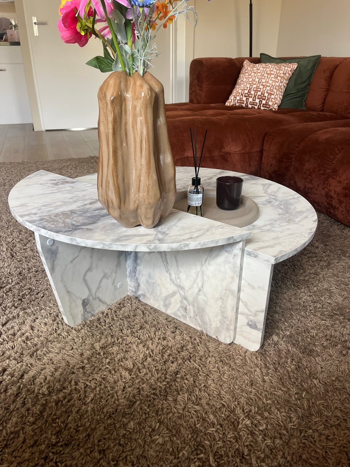Moderne salontafel met marmerlook, rond, Huis en Inrichting, Tafels | Salontafels, Ophalen, Overige materialen, 100 tot 150 cm