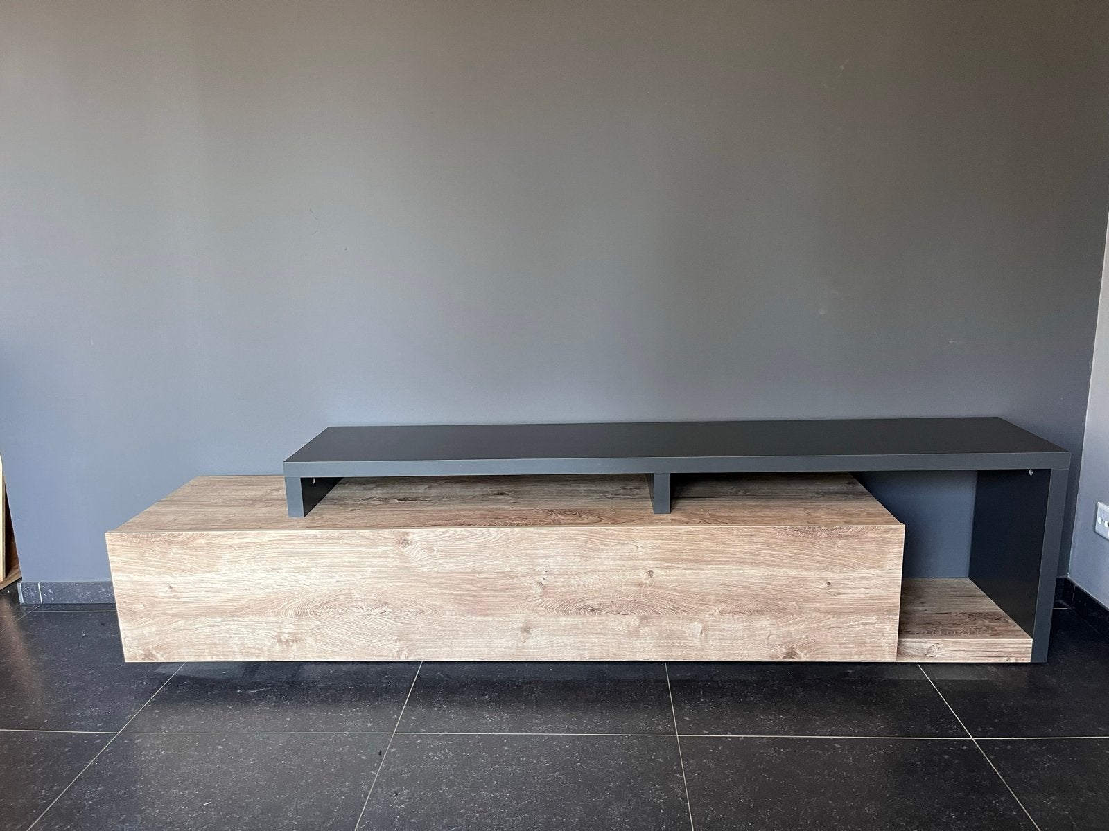 Modern Tv Meubel - Hout en Antraciet Design, Ophalen, 150 tot 200 cm, Zo goed als nieuw, Minder dan 100 cm
