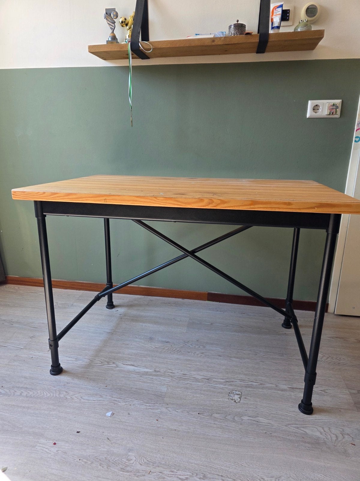 IKEA KULLABERG tafel/bureau: binnen 2 dagen ophalen, Ophalen, Gebruikt, 75 cm of meer, 60 cm of meer