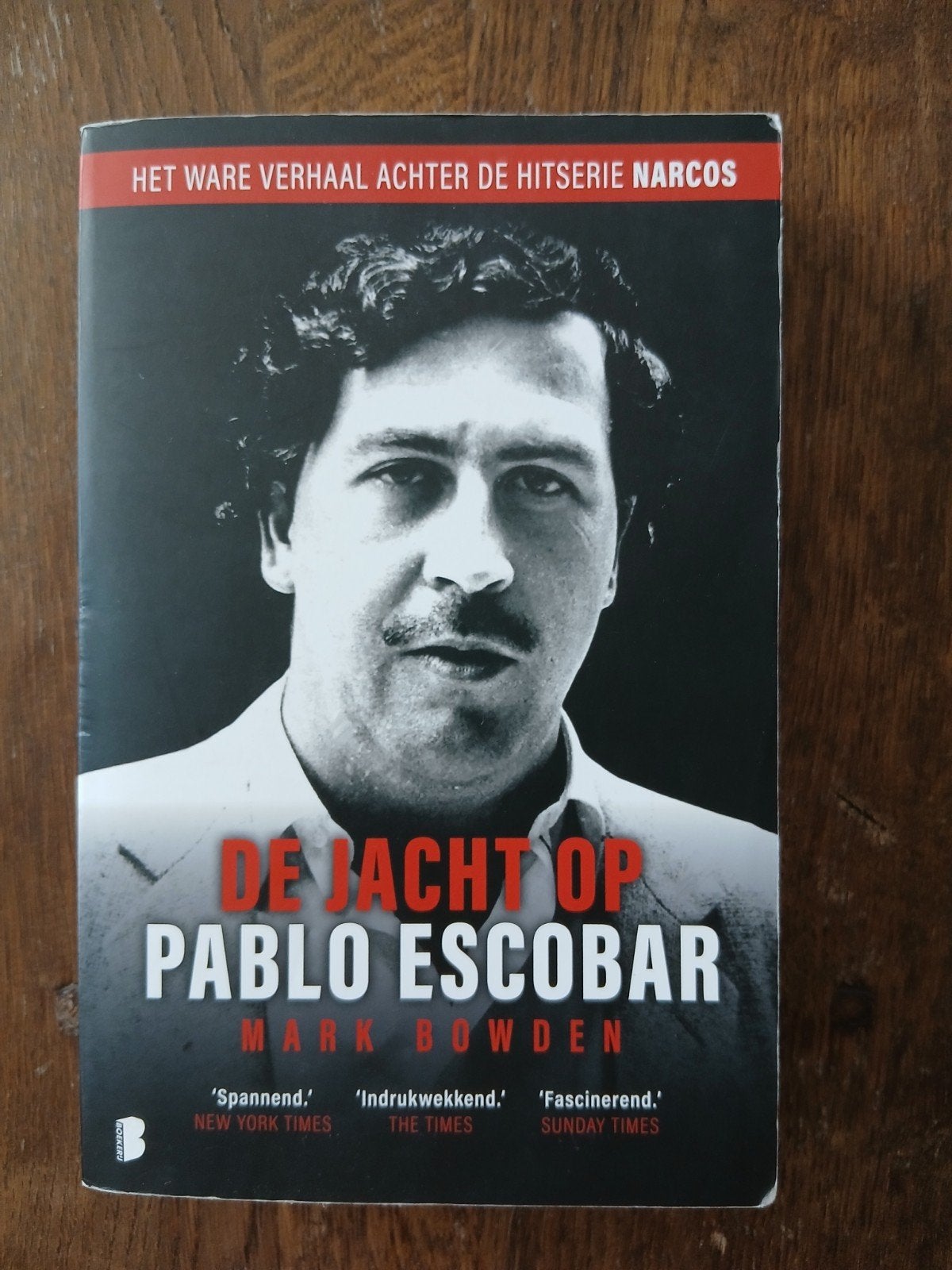 Mark Bowden - De jacht op Pablo Escobar, Boeken, Ophalen of Verzenden, Gelezen, Mark Bowden