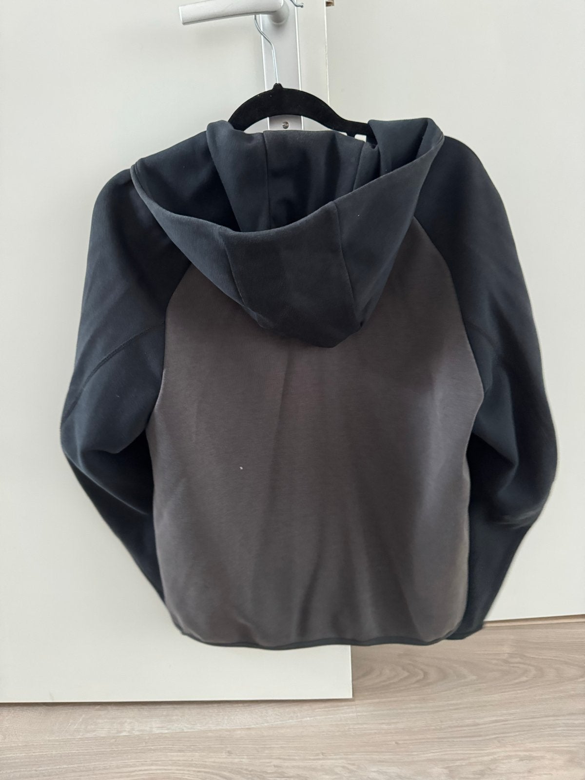 Nike Tech Fleece Hoodie Donkergrijs- Maat S, Ophalen of Verzenden, Zo goed als nieuw