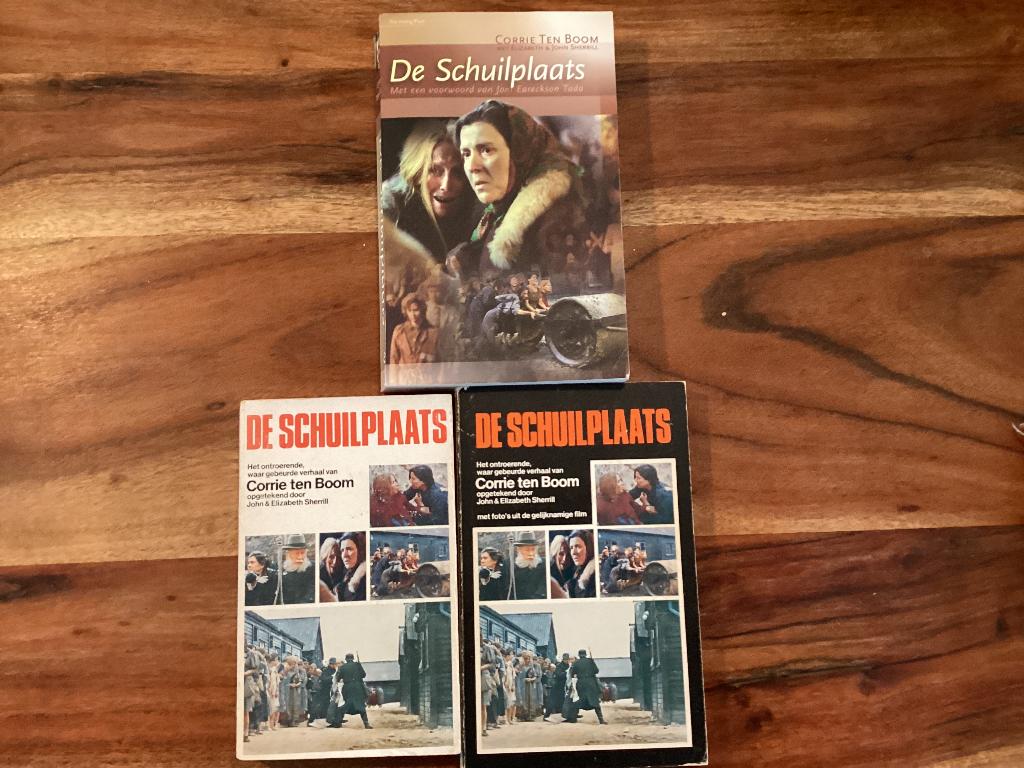 3 x De schuilplaats, Corrie ten Boom, Boeken, Christendom | Protestants, Ophalen of Verzenden, Gelezen, Corrie ten Boom