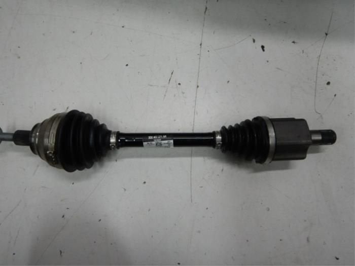 VW Passat B8 Aandrijfas Links-voor, Ophalen of Verzenden, Gebruikt