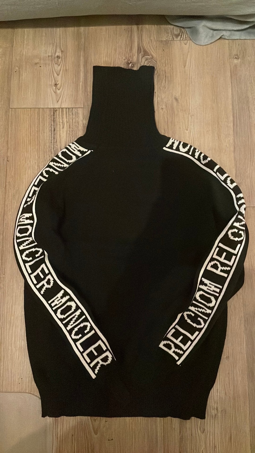 Moncler trui, Ophalen of Verzenden, Zo goed als nieuw, Maat 48/50 (M), Zwart