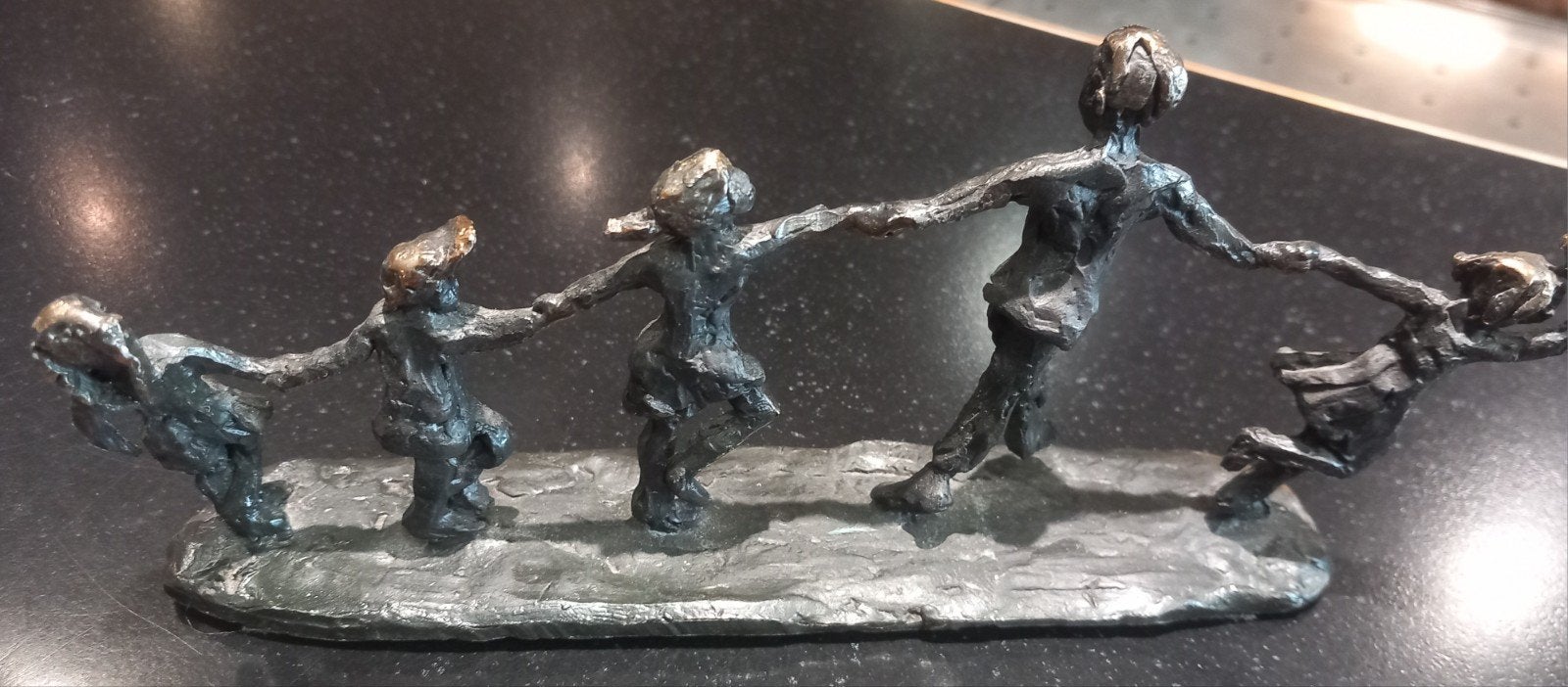 Bronzen beeld van spelende kinderen, Verzenden