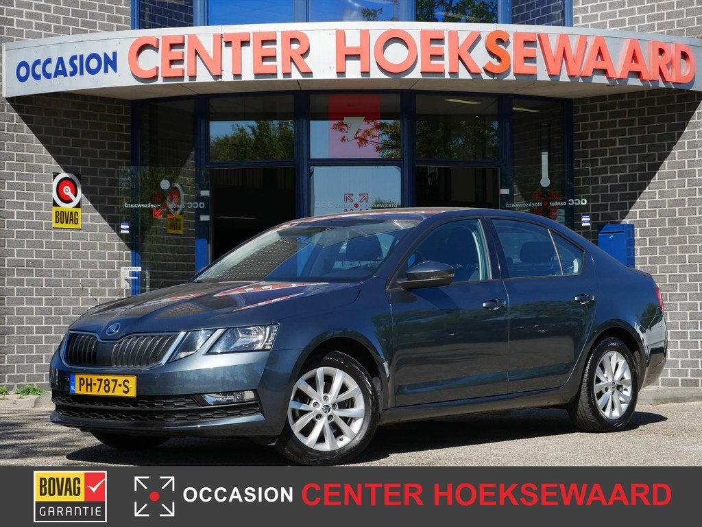 SKODA Octavia 5D 1.0 TSI 115pk Greentech DSG Ambition Busine, 12 maanden, Stof, Gebruikt, 49 €/maand