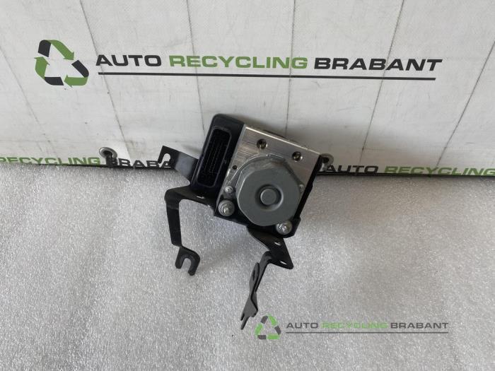 ABS Pomp van een Renault Captur, Gebruikt, -, -, Ophalen of Verzenden