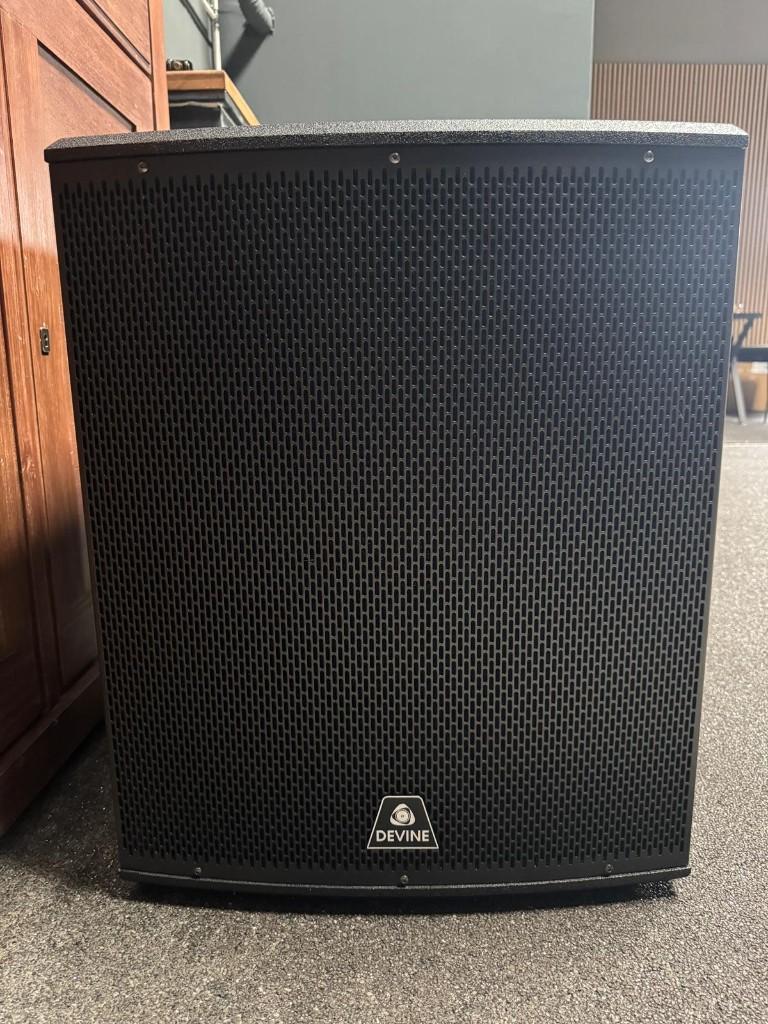 Devine Onyx 18SA 18 inch Actieve subwoofer, Subwoofer, Zo goed als nieuw, 120 watt of meer, Ophalen