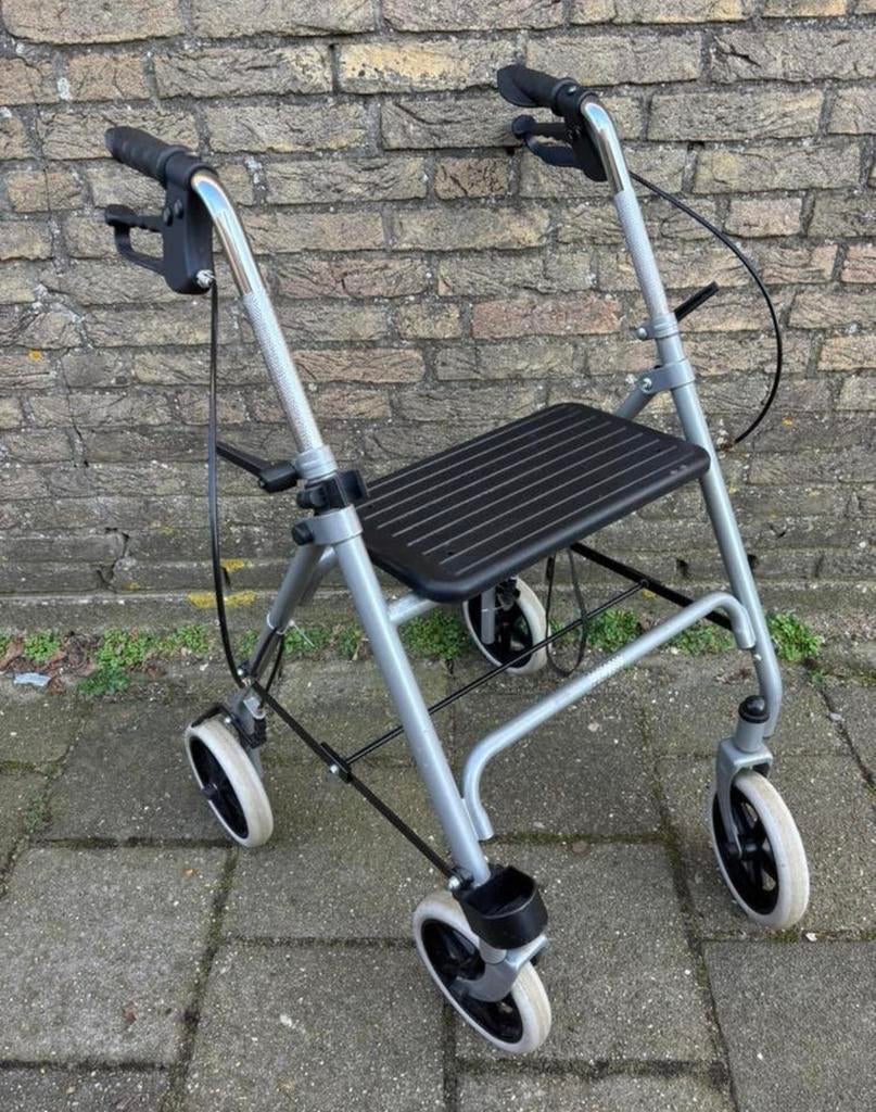 Rollator opklapbaar en optioneel een mandje, Ophalen of Verzenden, Opvouwbaar, Gebruikt