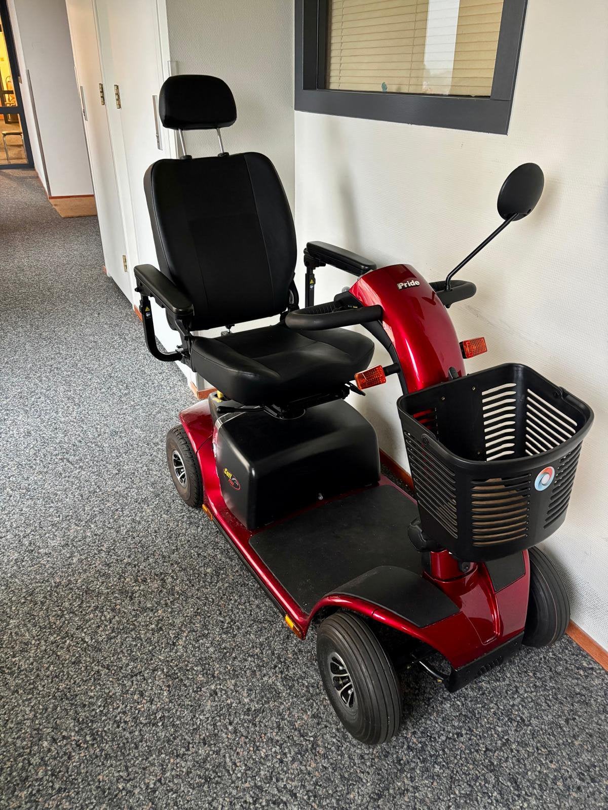 Scootmobiel Comfortable DX Rood 1 jaar oud, Ophalen, 10 km/u of minder, Pride, 16 t/m 25 km