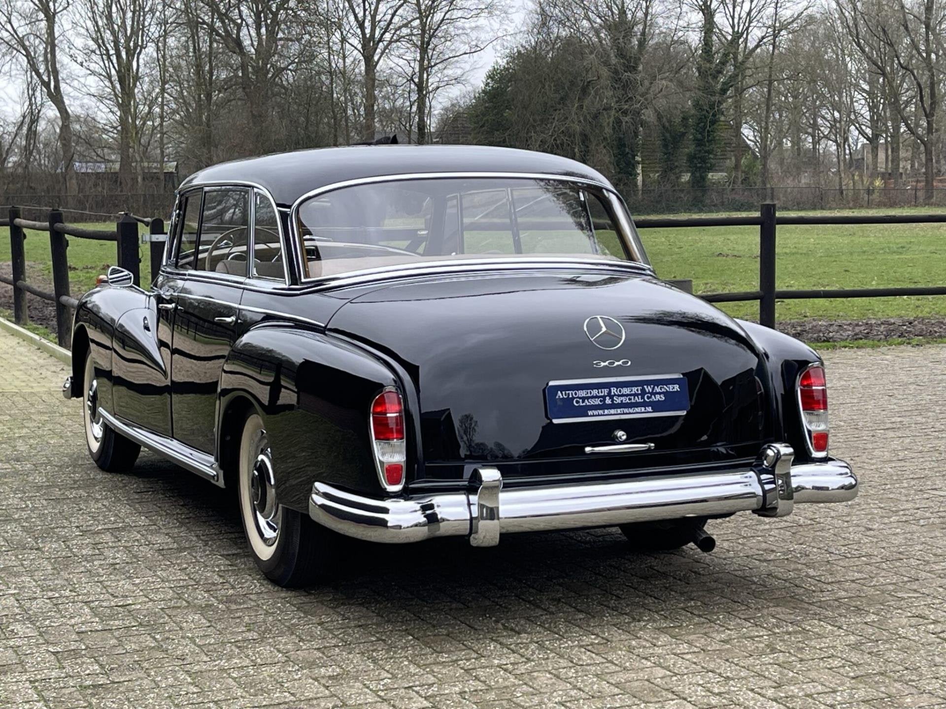 Mercedes-Benz 300 D Adenauer, gerestaureerd, Velours, foto 9