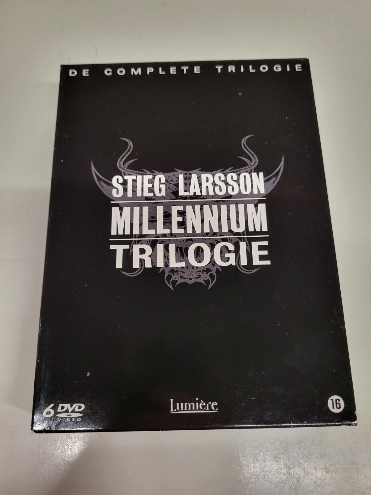 Stieg Larsson Millennium Trilogie, Vanaf 16 jaar, Ophalen of Verzenden, Zo goed als nieuw