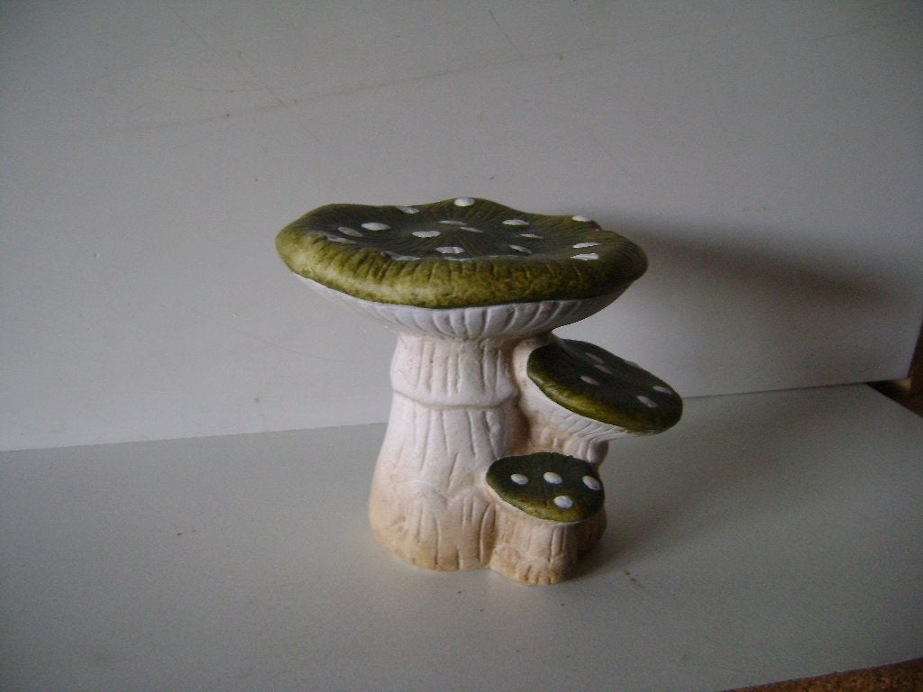 Beeldje van 3 paddenstoeltjes polystone, Ophalen of Verzenden, Zo goed als nieuw, Overige typen