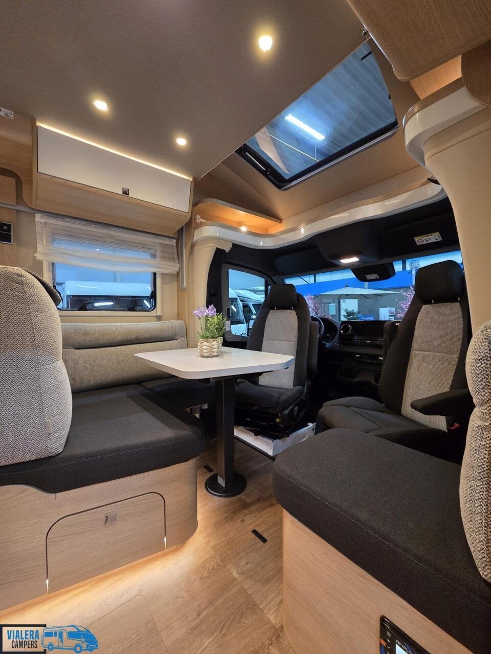 Hymer BMC-T 600 WhiteLine *Automaat 170pk* Levelsyst* Bomvol, Caravans en Kamperen, Automaat, 7 tot 8 meter, Bedrijf, Diesel