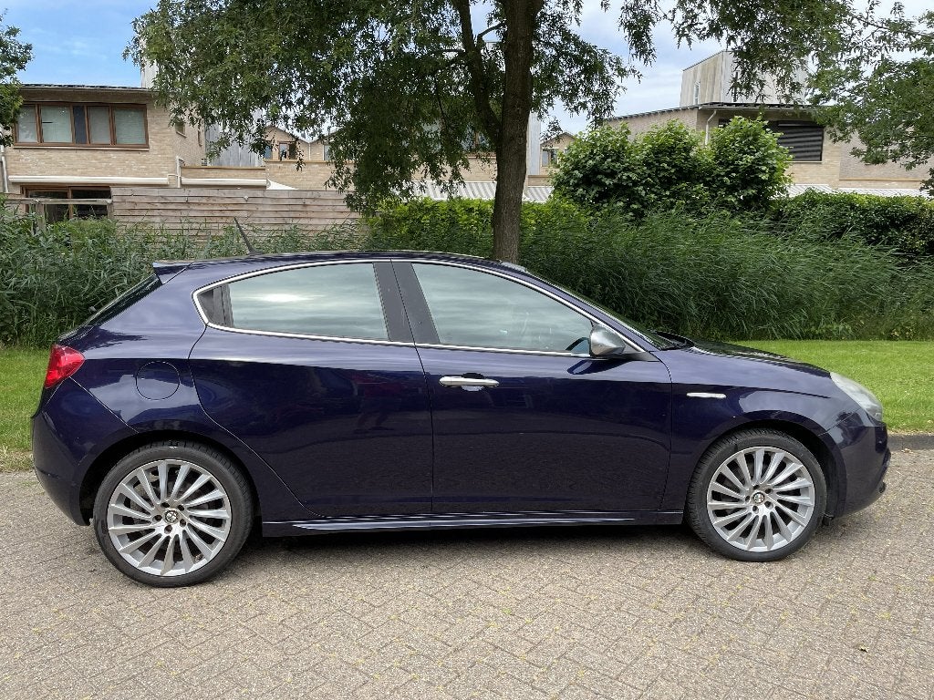 Alfa Romeo Giulietta 1.4 Turbo Multi AIR TCT 2012 Blauw, 1280 kg, 4 cilinders, Blauw, 19 km/l