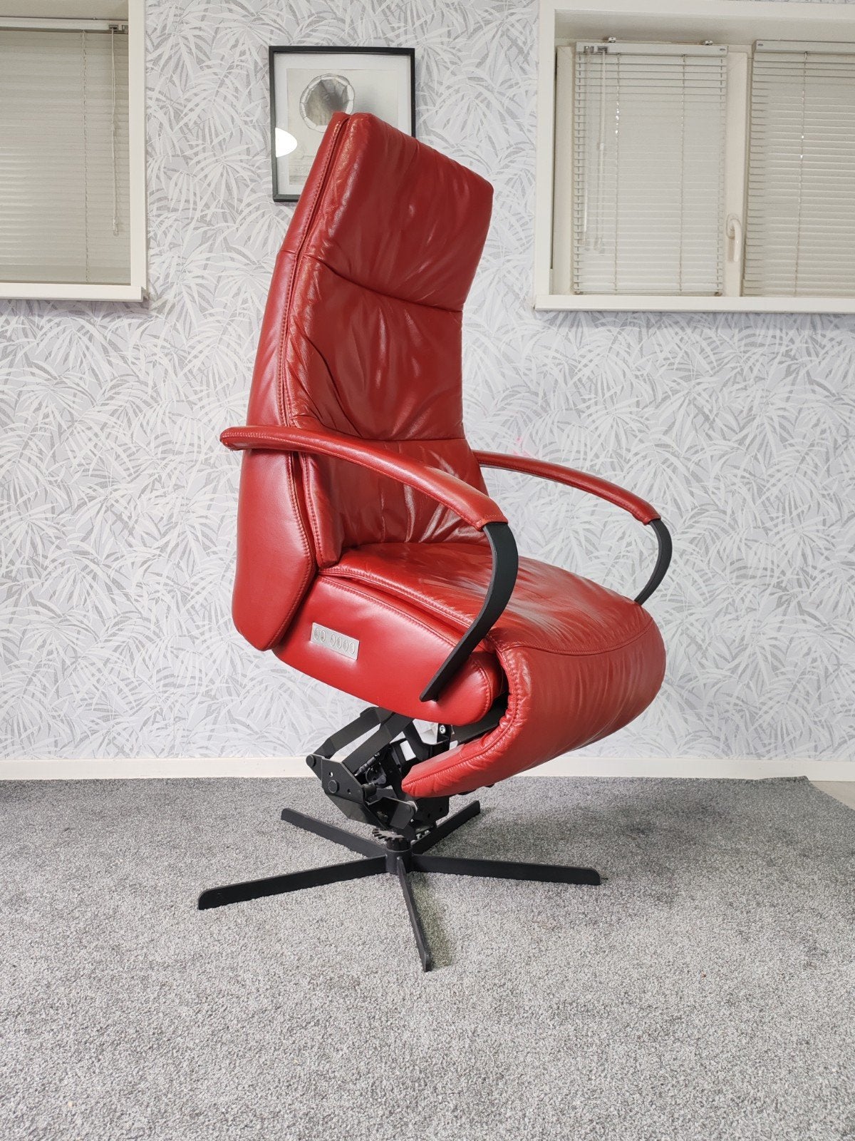 Prominente Humberto Tan sta op stoel relax fauteuil op accu, Prominent, Ophalen of Verzenden, Zo goed als nieuw, Leer