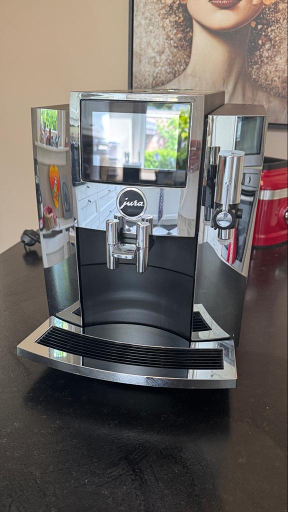 Jura S8 Chrome / chroom Koffiemachine, Afneembaar waterreservoir, 10 kopjes of meer, Koffiemachine, Zo goed als nieuw
