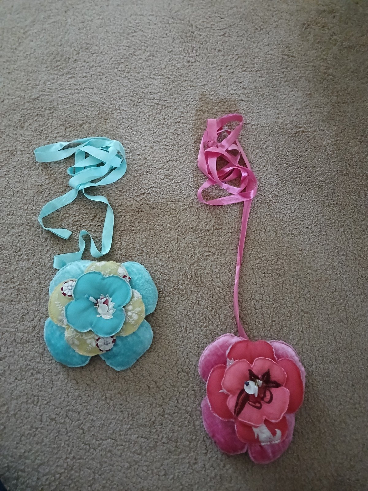 COLORIQUE Fluweel Hangers Kinderkamer - Hoge Kwaliteit, Kinderen en Baby's, Kinderspulletjes, Zo goed als nieuw, Ophalen of Verzenden