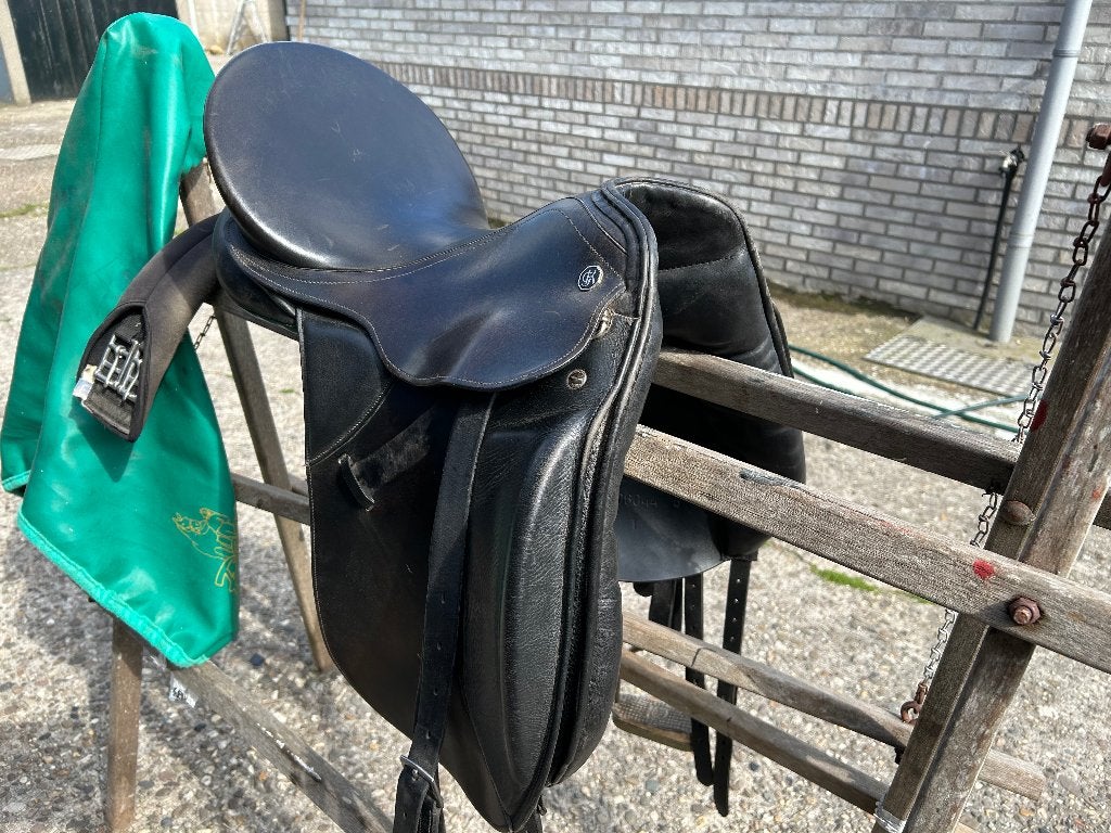 Dressuurzadel, Dieren en Toebehoren, Paarden en Pony's | Zadels, Ophalen, Gebruikt, Dressuur