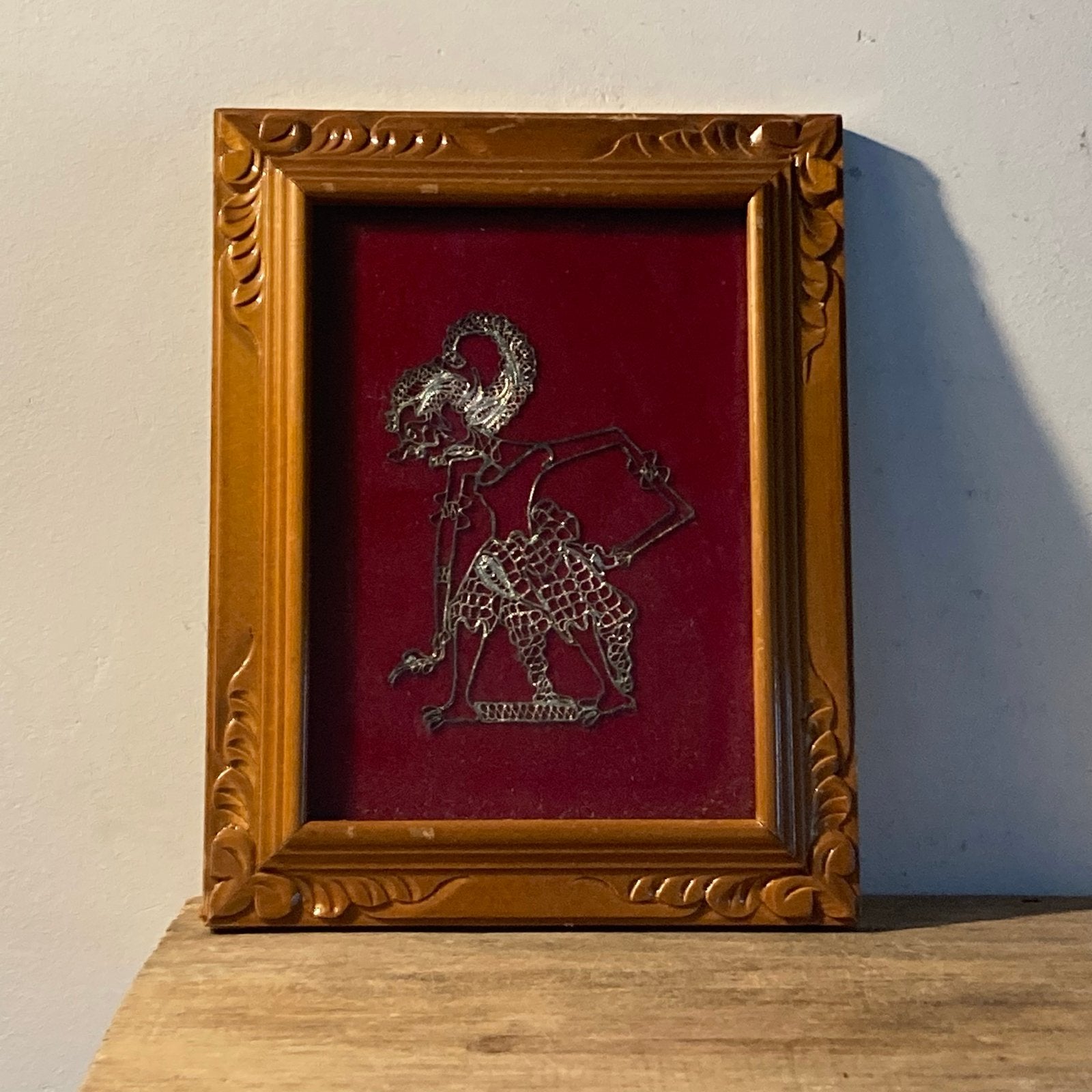 Vintage Balinees Draadkunst Wayang Figuur in Houten Frame, Ophalen of Verzenden