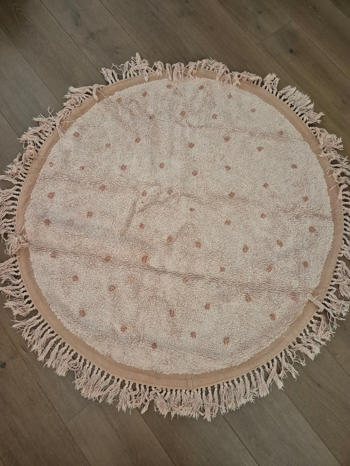 Tapis Petit rond vloerkleed roze met kwastjes 130cm, Huis en Inrichting, Stoffering | Tapijten en Kleden, Rond, Ophalen of Verzenden