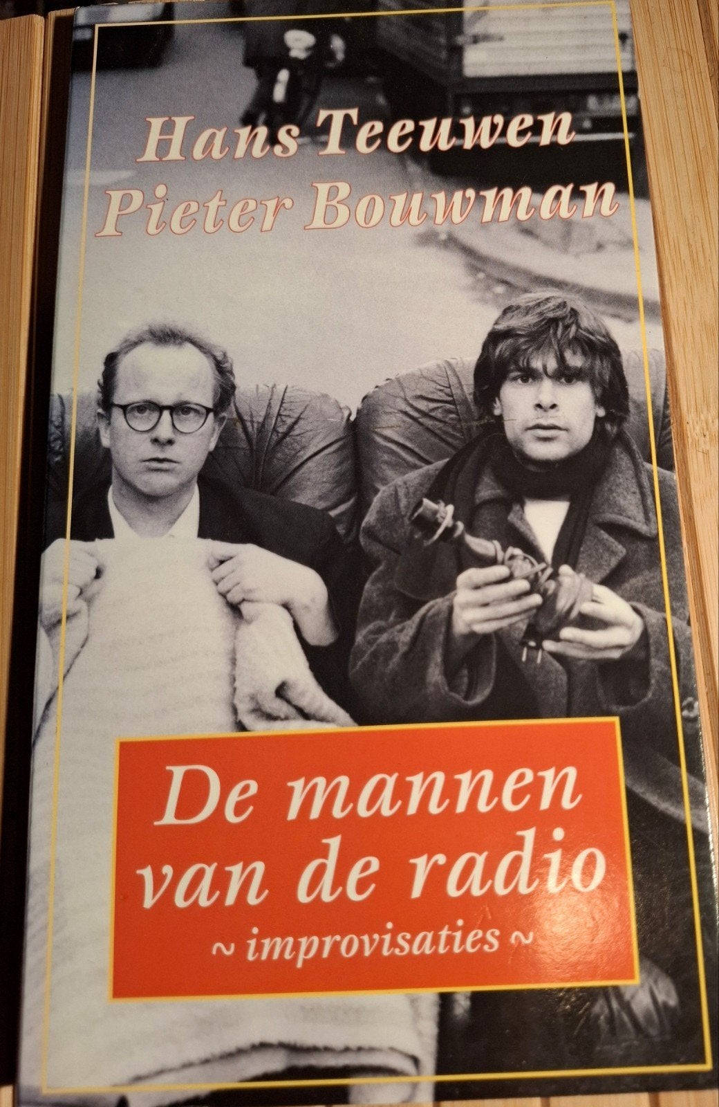 Hans Teeuwen & Pieter Bouwman - De mannen van de radio 2CD, Verzenden, Zo goed als nieuw, Verzamelalbum, Inclusief boekje