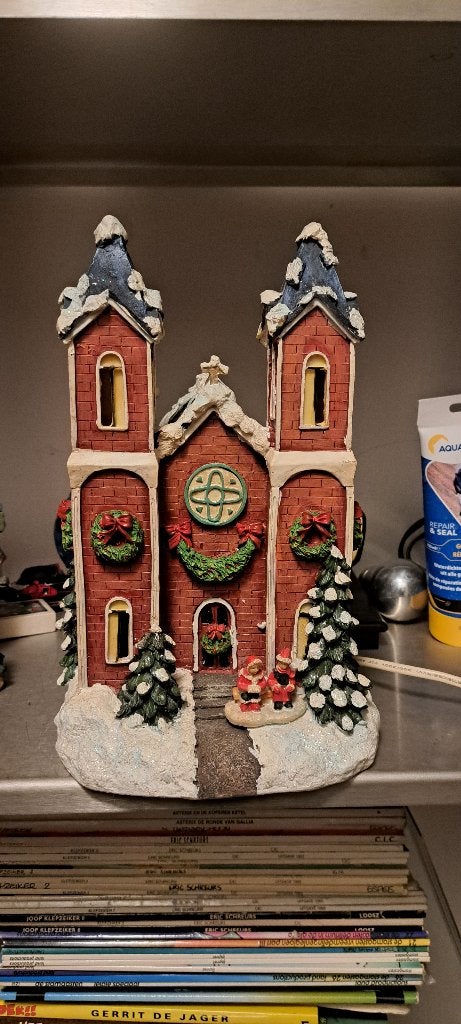 Kerk voor kerstdorp met verlichting (Z248-39), Diversen, Ophalen of Verzenden, Zo goed als nieuw