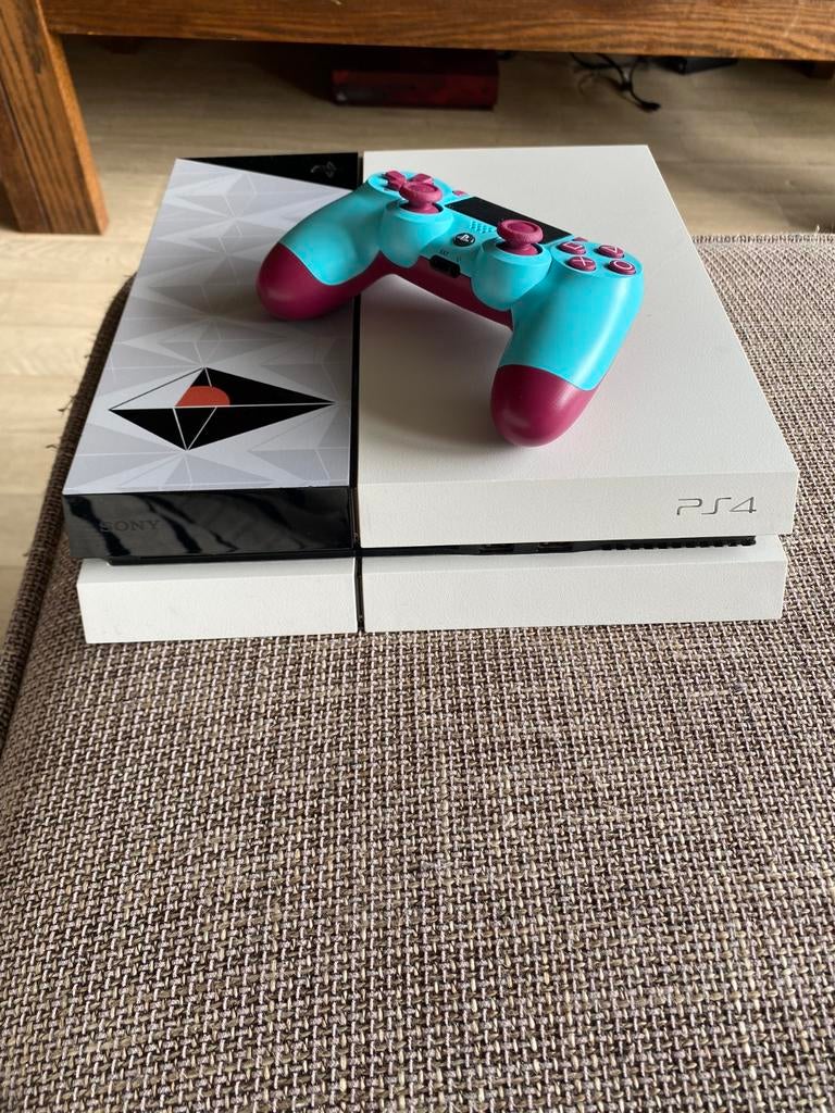 PS4 No Man's Sky Edition met blauw/paarse controller, Ophalen, Gebruikt, Met 1 controller, Met games