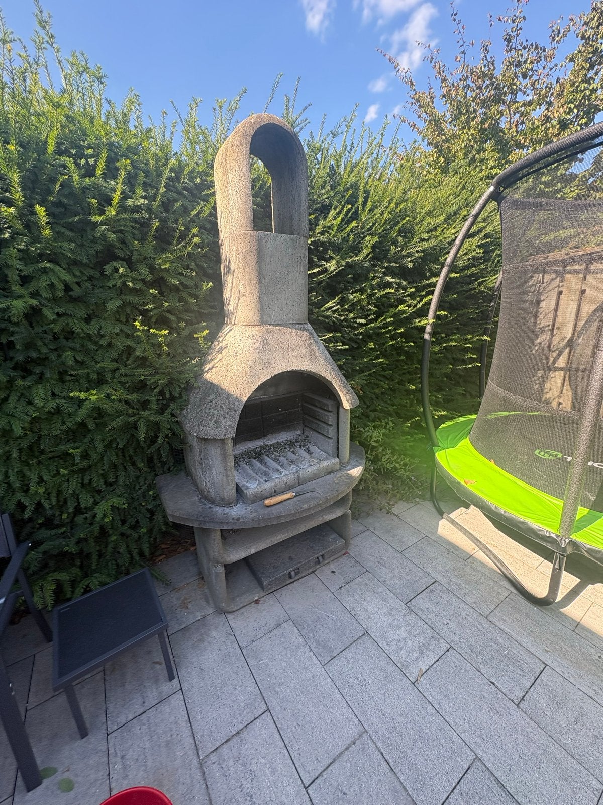 Robuuste betonnen pizzaoven/barbecue voor buiten, Ophalen, Zo goed als nieuw