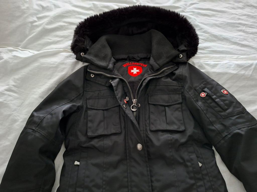 Wellensteyn Winterjas Zwart izgs S/36, Kleding | Dames, Wellensteyn, Zwart, Ophalen of Verzenden, Zo goed als nieuw
