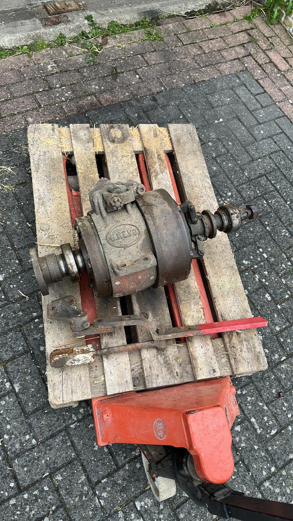 Brevo 105 keerkoppeling, Ophalen, Zo goed als nieuw, Motor en Techniek, Zeilboot of Motorboot