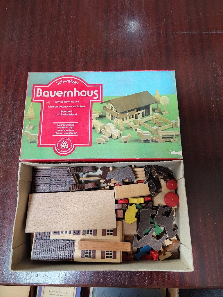 Schweizer Bauernhaus van Vero in originele doos, Ophalen of Verzenden, Zo goed als nieuw