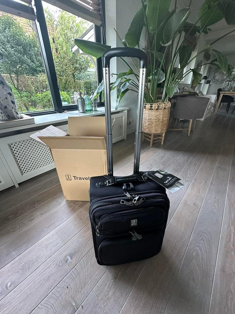 TravelPro Flightcrew 5 18’ rolkoffer, Ophalen, Nieuw, Hard kunststof