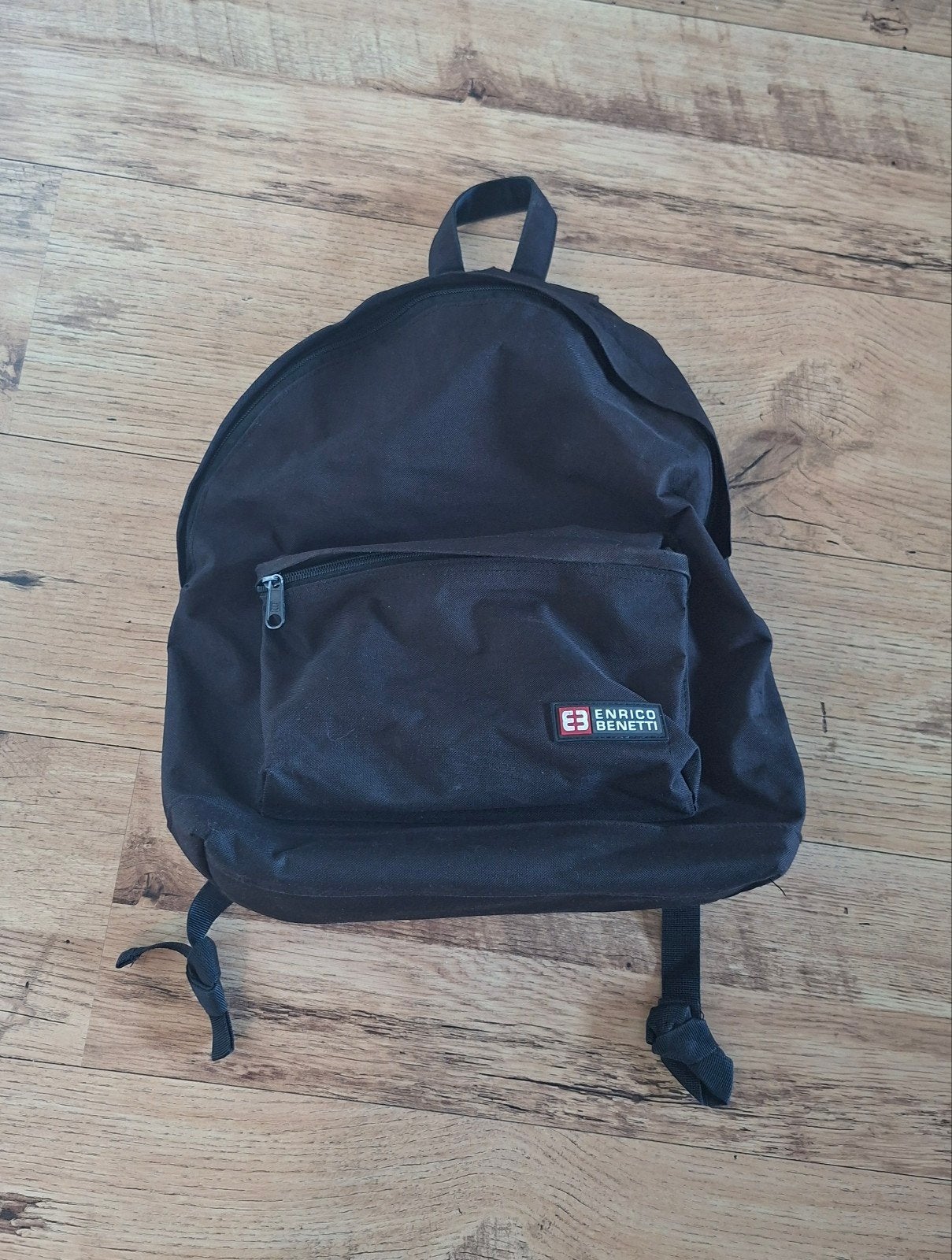 Handige Enrico Benetti rugzak - 19 liter, Sieraden, Tassen en Uiterlijk, Tassen | Rugtassen, Gebruikt, Overige merken, 30 tot 45 cm