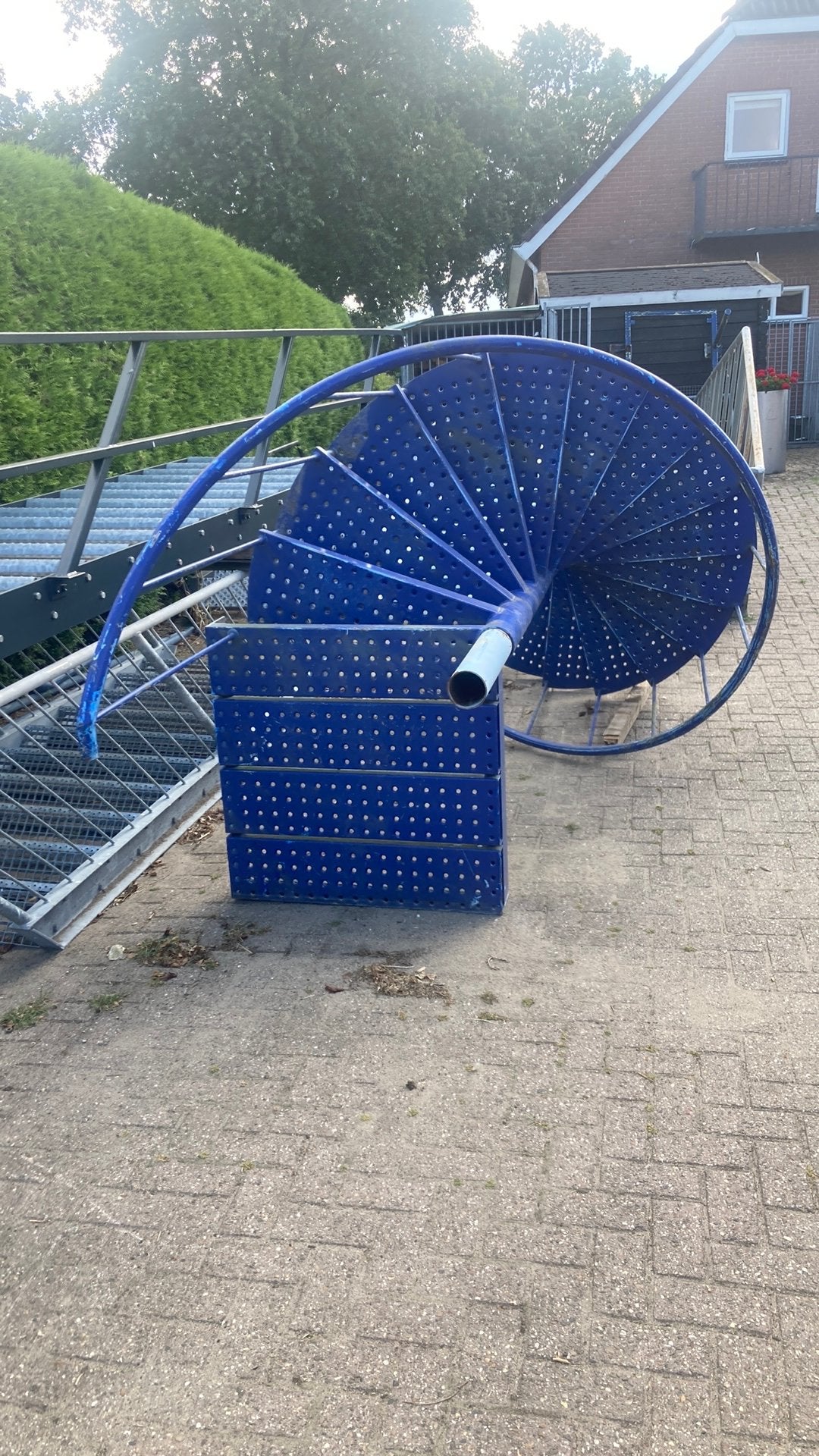 Stalen trap spiltrap wenteltrap, Ophalen, Zo goed als nieuw, 2 tot 4 meter