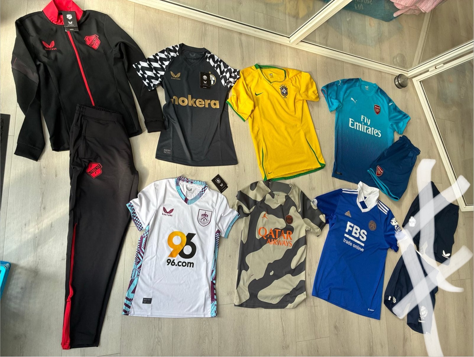 9 voetbalkledingstukken dames en heren, Ophalen of Verzenden, Zo goed als nieuw, F.C. Utrecht, Shirt