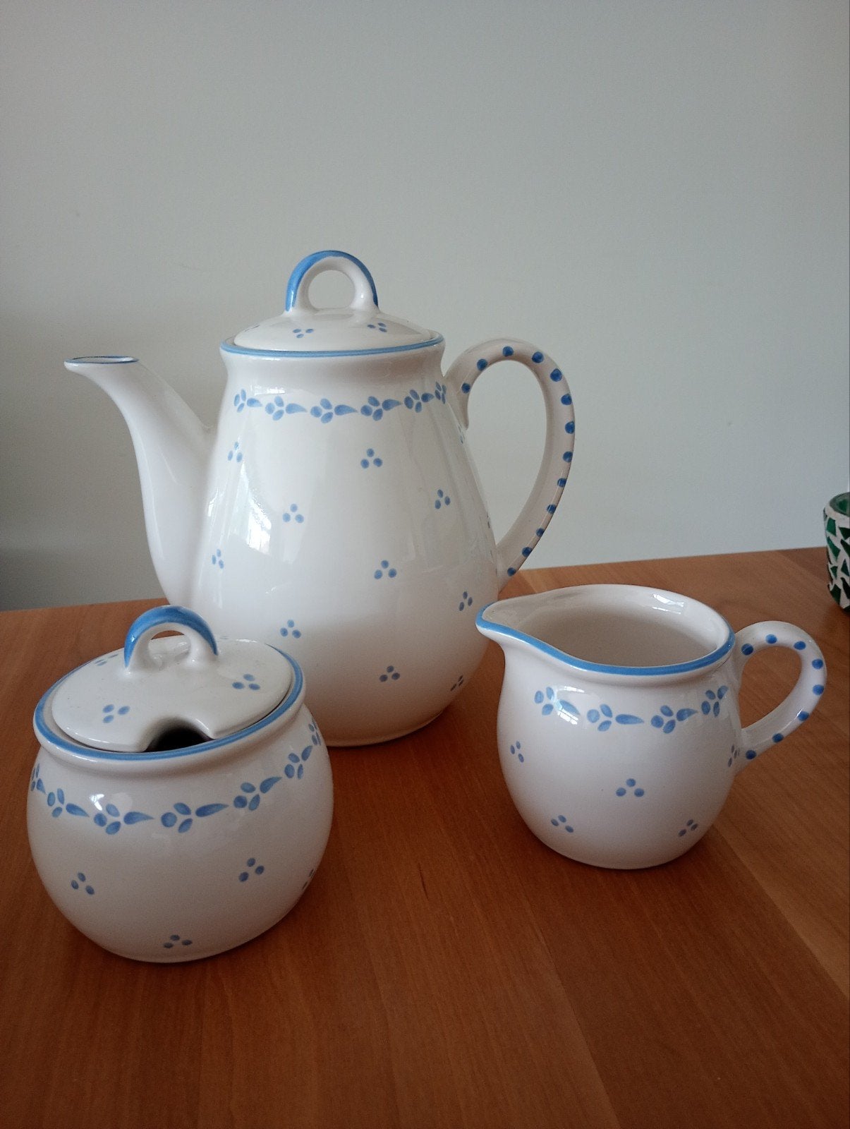 Pfalzkeramik theepot, suikerpot en melkkan - wit met blauw, Huis en Inrichting, Keuken | Servies, Ophalen, Overige typen, Zo goed als nieuw