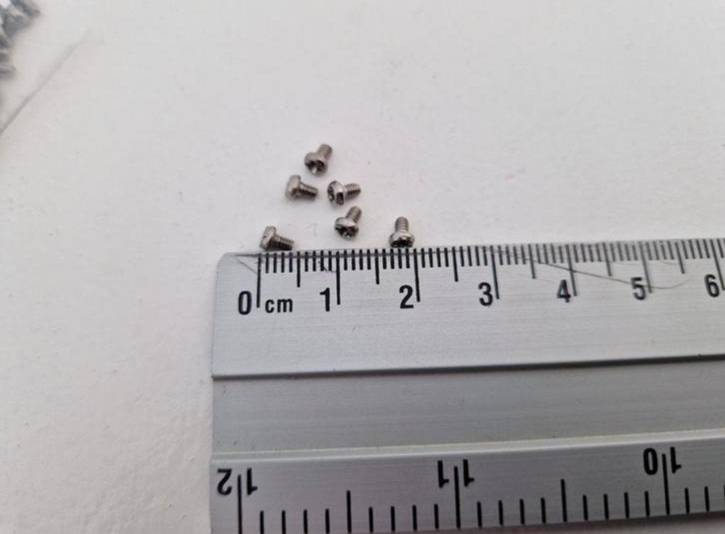 8 Schroefjes voor Omnicut Mesjes - Eerste Generatie, Ophalen of Verzenden, Gebruikt, Minder dan 50 mm, Schroeven
