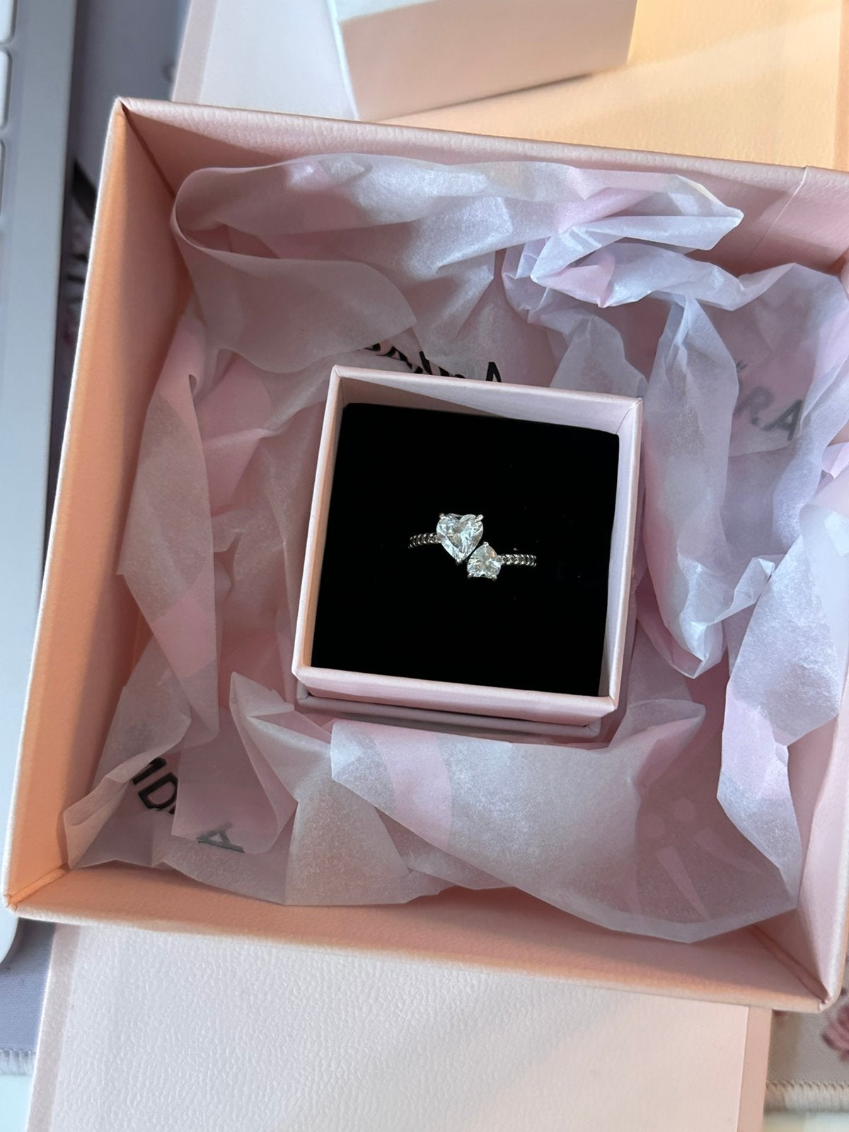 Pandora Dubbel hart sprankelende ring, Met kristal, Gebruikt, Ophalen of Verzenden, 17 tot 18