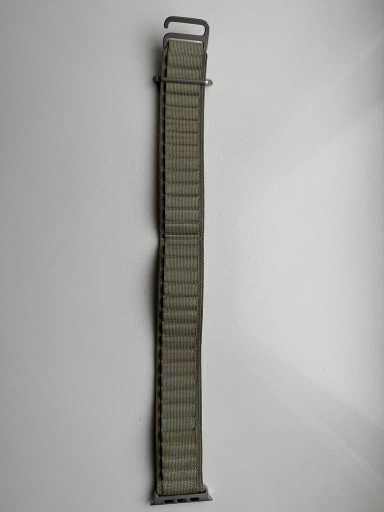 Apple Watch Ultra Alpine bandje olijfgroen 49mm maat L, Ophalen of Verzenden, Gebruikt, Bandje, Apple Watch Ultra