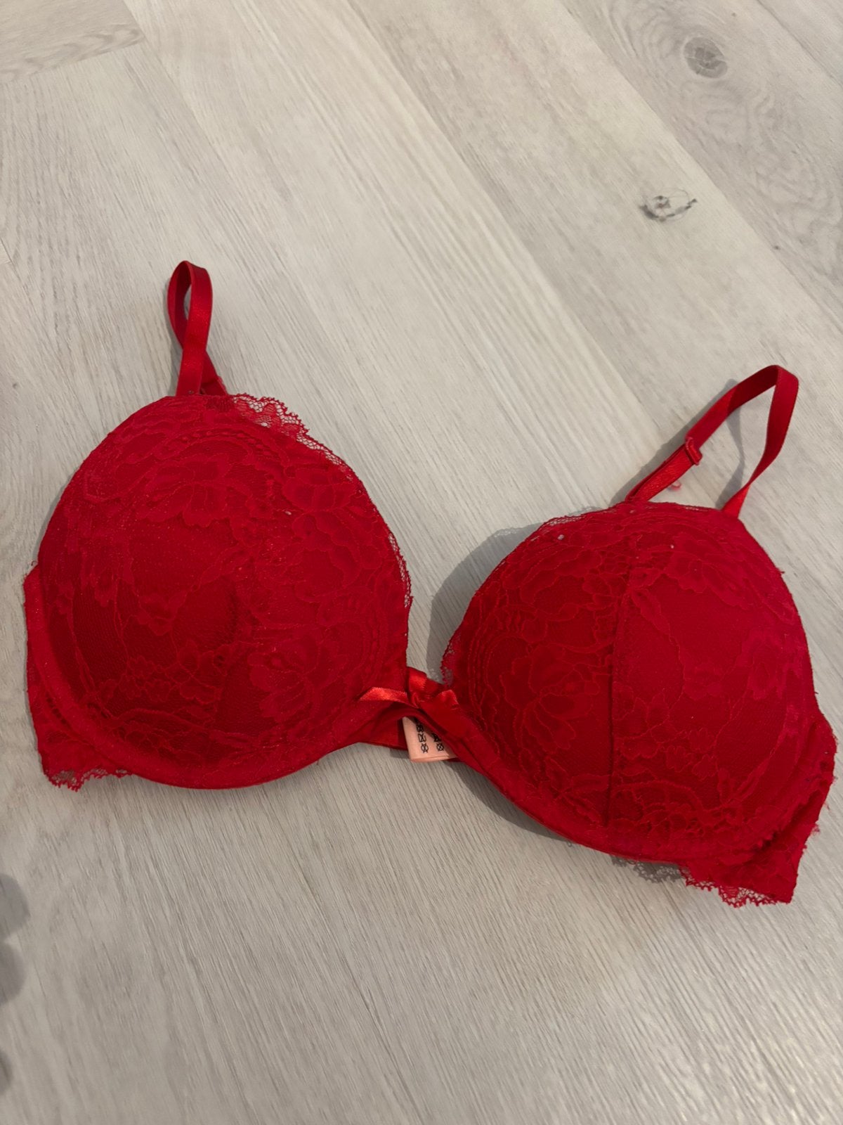 NIEUW: mooie push up BH van Hunkemöller mt 70 D, Ophalen of Verzenden, Rood, BH