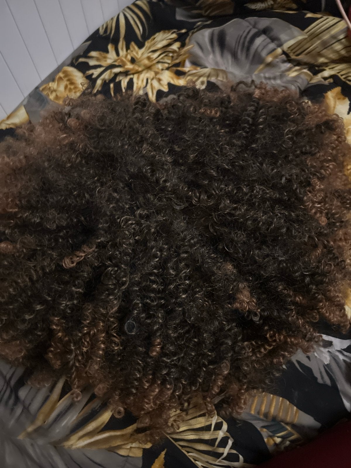 Krullende pruik  - Bruin/Blond Mix, Ophalen of Verzenden, Gebruikt, Pruik of Haarverlenging