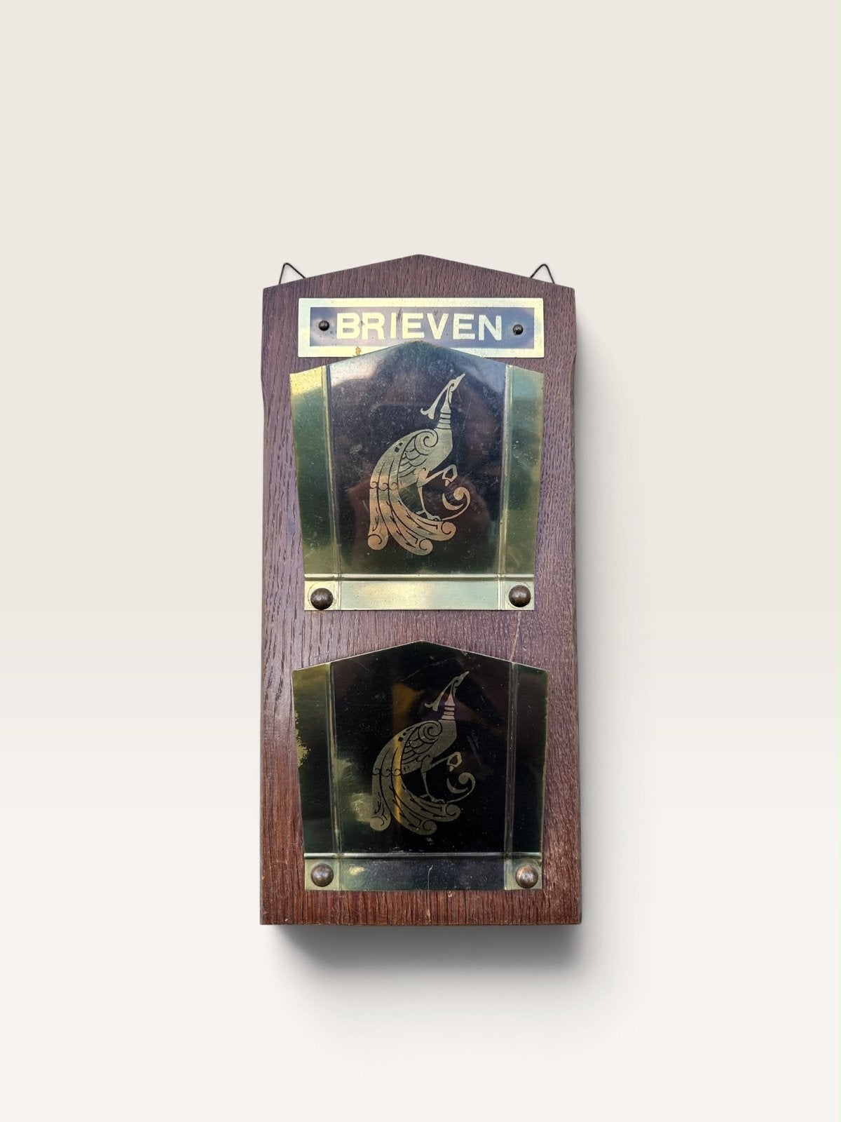 Vintage houten brievenhouder met messing decoratie, Ophalen of Verzenden