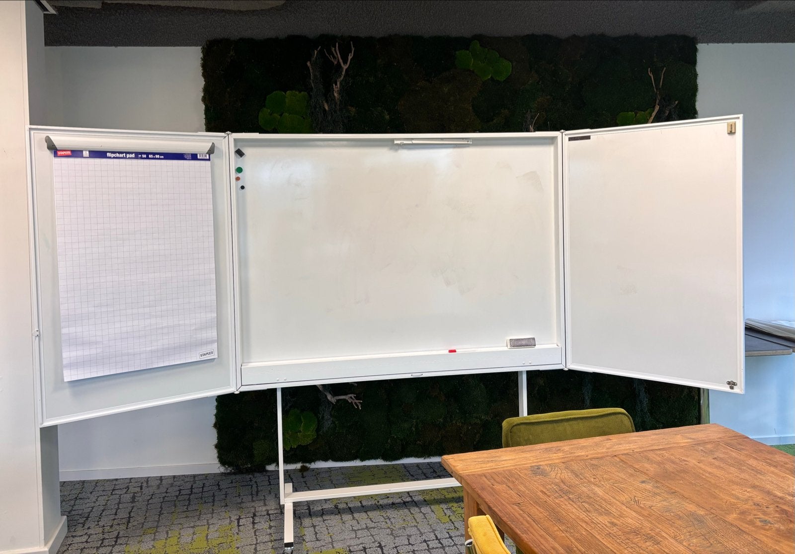 Verrijdbaar presentatie/whiteboard met div functies, Diversen, Ophalen of Verzenden, Gebruikt, Whiteboard