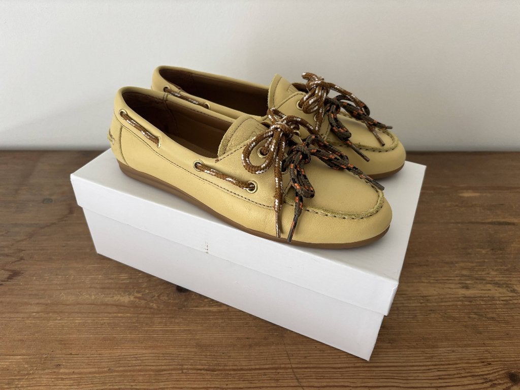Nieuw Toral Leren Loafers schoenen – Geel – mt 37 (In doos), Kleding | Dames, Schoenen, Toral, Verzenden, Instappers, Geel