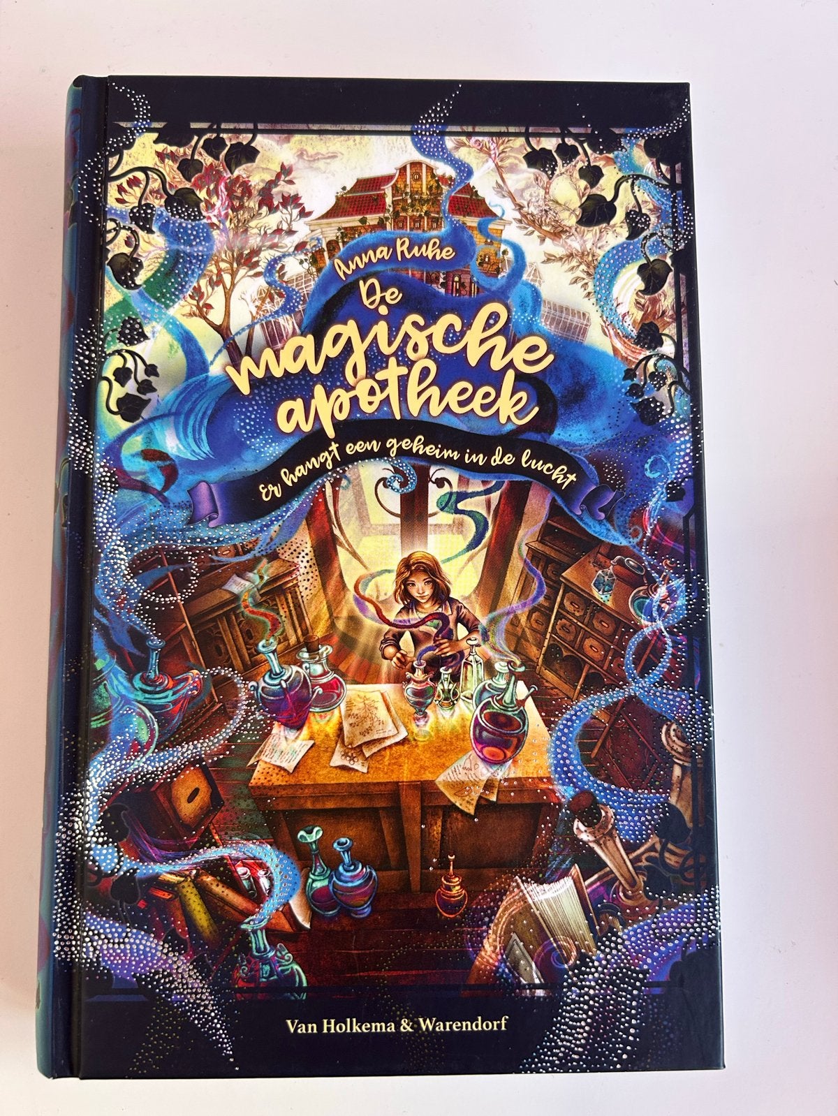 De Magische Apotheek - Anna Ruhe (Van Holkema & Warendorf), Ophalen of Verzenden, Zo goed als nieuw, Fictie