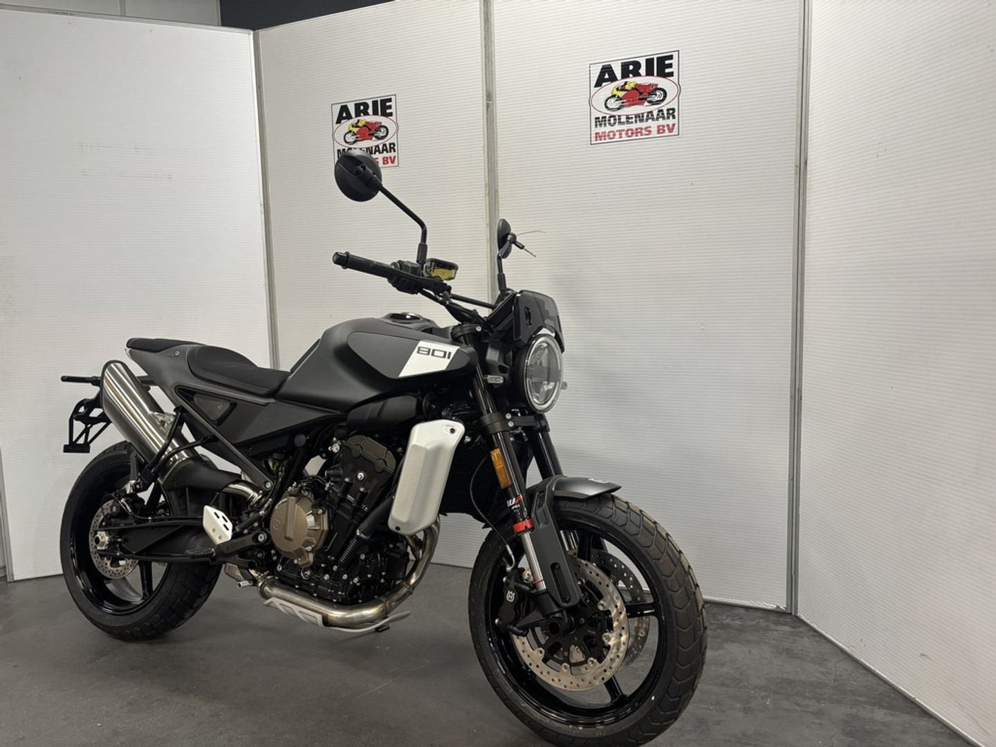 Husqvarna SVARTPILEN 801 (bj 2025), 2 cilinders, Bedrijf, Onbekend, Onbekend