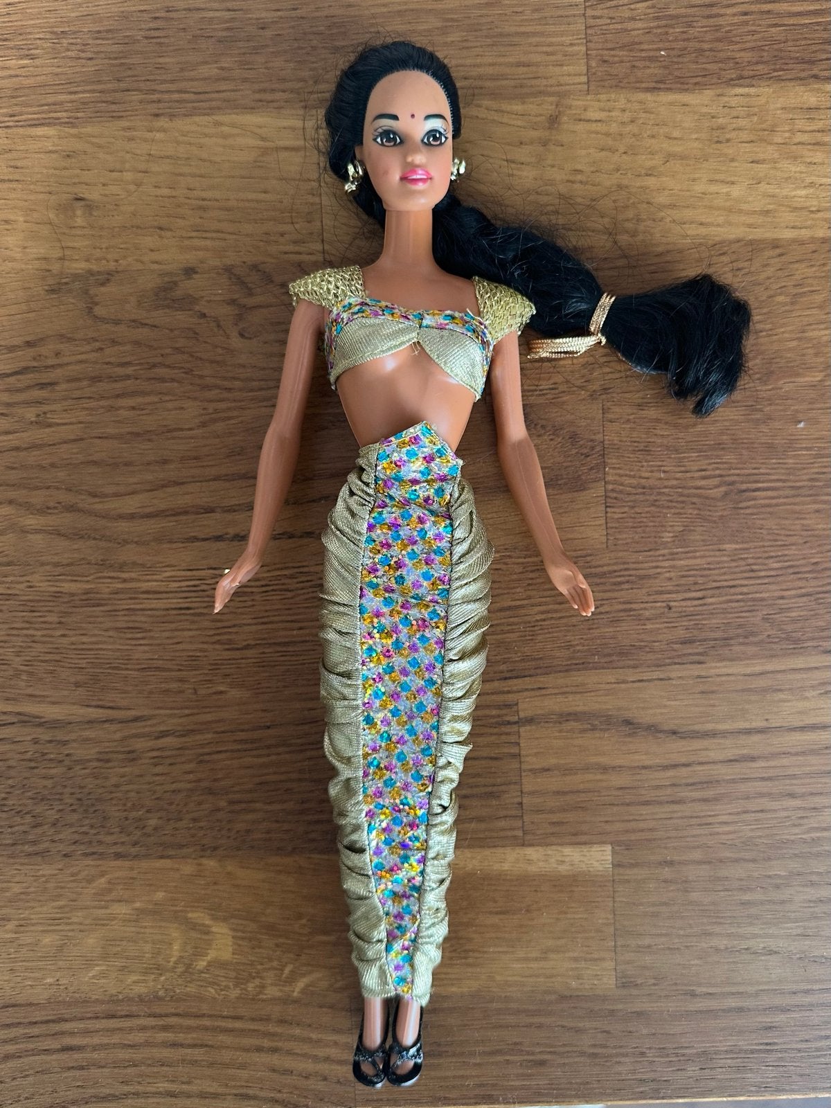 Vintage Barbie pop uit 1966 in gouden outfit, Ophalen, Gebruikt, Barbie